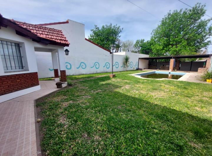 Casa · 83m² · 3 Ambientes · 2 Cocheras
