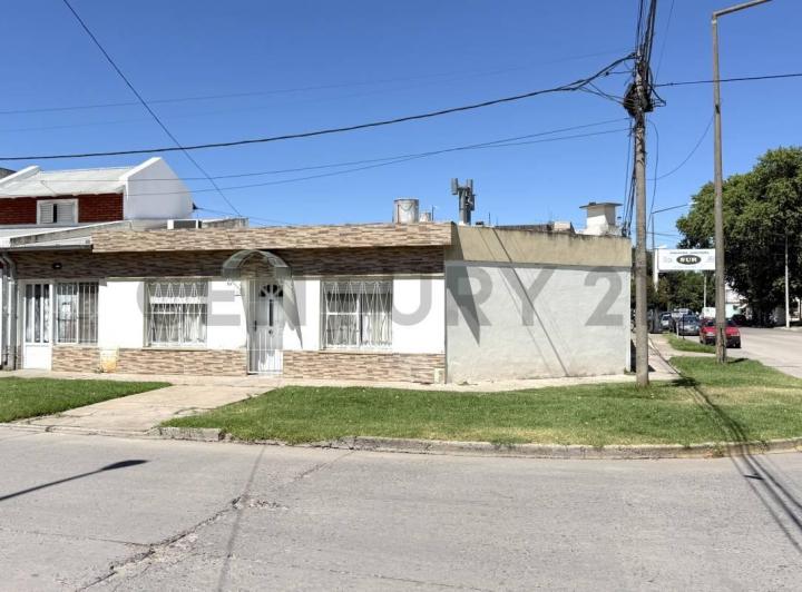 Casa · 144m² · 5 Ambientes · 1 Cochera