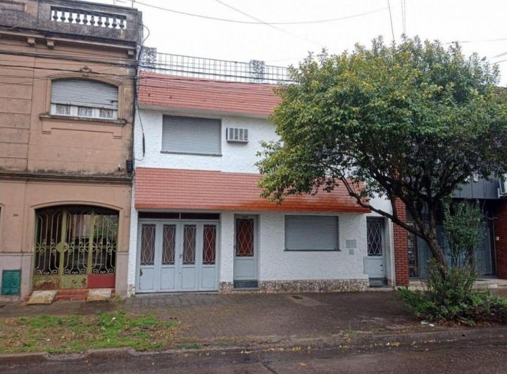 Casa · 109m² · 5 Ambientes · 1 Cochera