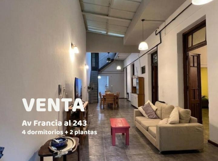 Casa · 147m² · 4 Dormitorios