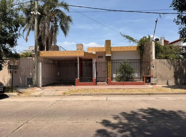 Casa · 134m² · 6 Ambientes · 1 Cochera