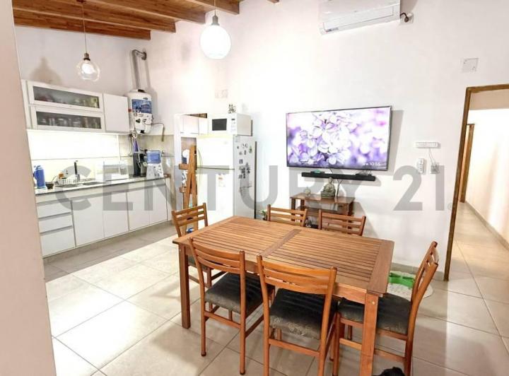 Casa · 74m² · 4 Ambientes · 1 Cochera