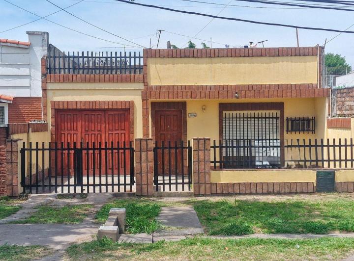 Casa · 124m² · 7 Ambientes · 1 Cochera