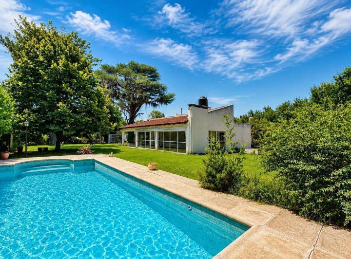 Casa · 130m² · 4 Ambientes · 2 Cocheras