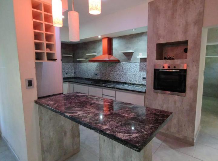 Casa · 210m² · 5 Ambientes