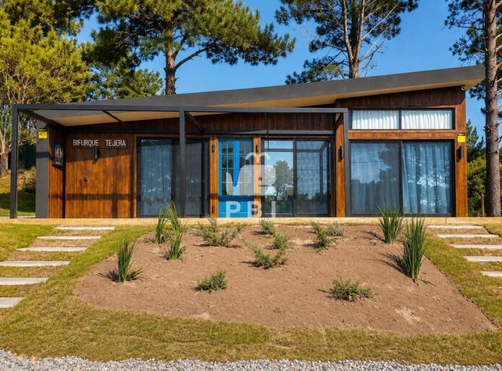 Casa · 1034m² · 2 Ambientes · 1 Cochera