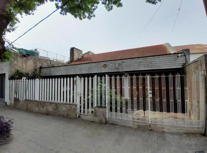 Casa · 208m² · 7 Ambientes · 3 Cocheras