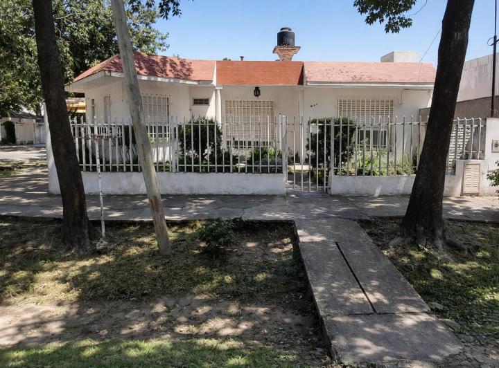 Casa · 115m² · 4 Ambientes · 3 Cocheras