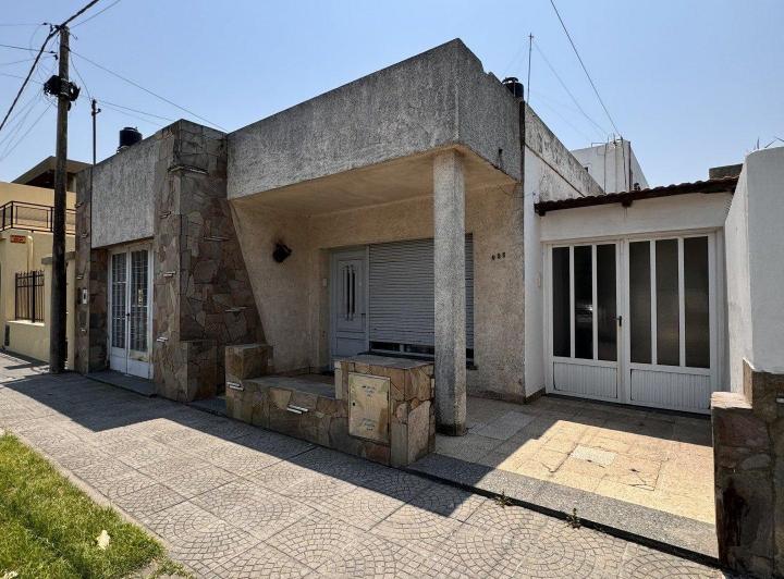Casa · 176m² · 6 Ambientes · 1 Cochera