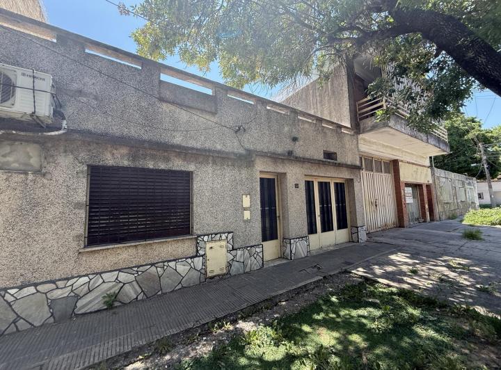 Casa · 91m² · 4 Ambientes · 1 Cochera