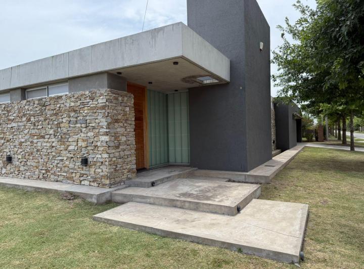 Casa · 198m² · 5 Ambientes