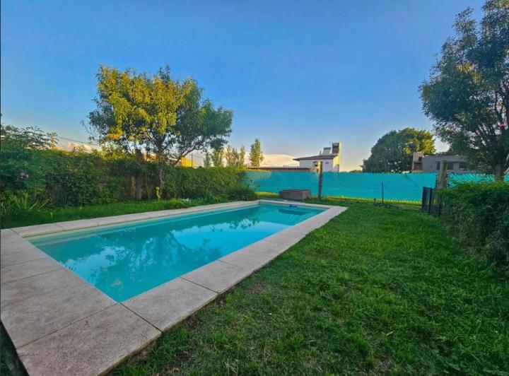 Casa · 150m² · 4 Ambientes · 2 Cocheras