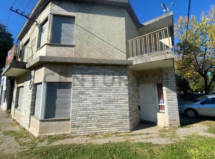 Casa · 135m² · 5 Ambientes · 1 Cochera