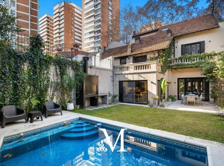 Casa · 495m² · 6 Ambientes · 3 Cocheras