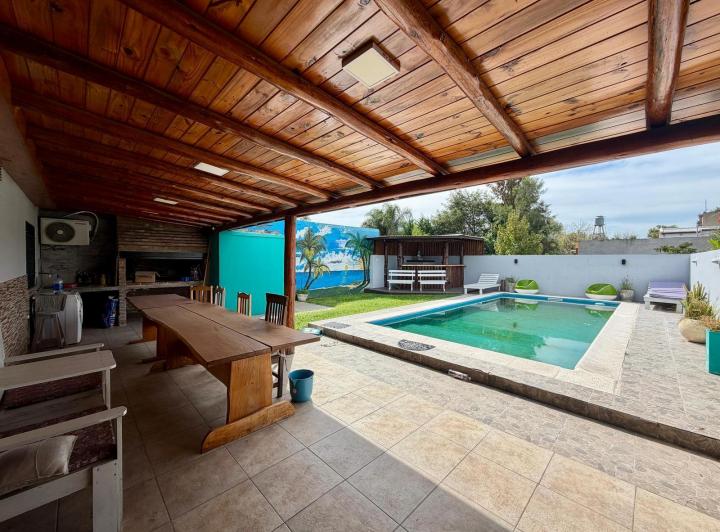 Casa · 65m² · 3 Ambientes · 3 Cocheras