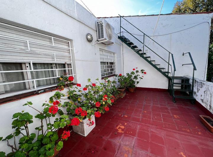 Casa · 160m² · 5 Ambientes · 2 Cocheras