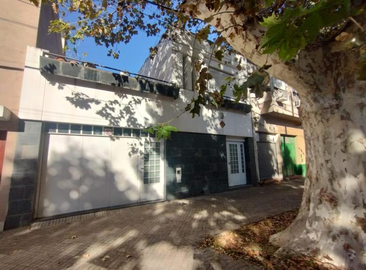 Casa · 160m² · 5 Ambientes · 1 Cochera