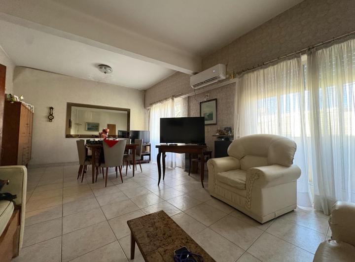 Casa · 380m² · 5 Ambientes · 2 Cocheras