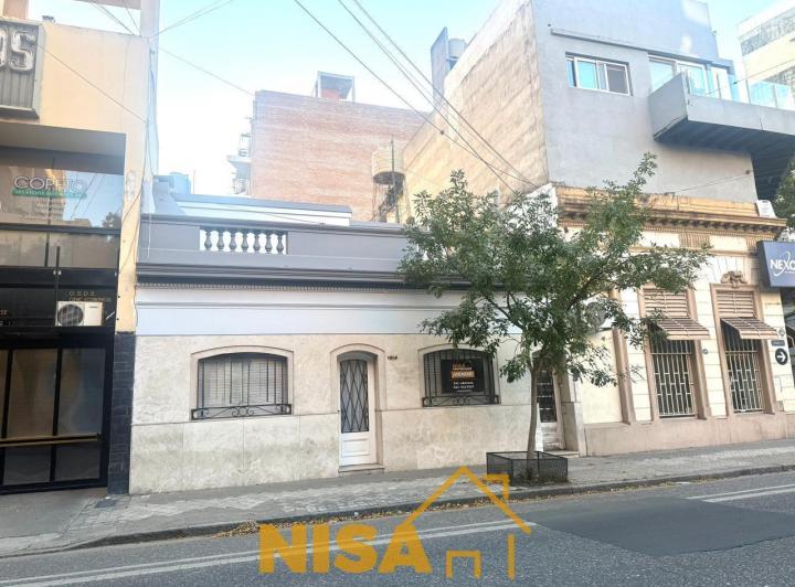 Casa · 5 Ambientes · 1 Cochera