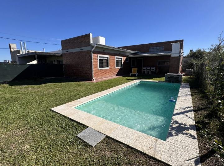 Casa · 117m² · 4 Ambientes · 2 Cocheras