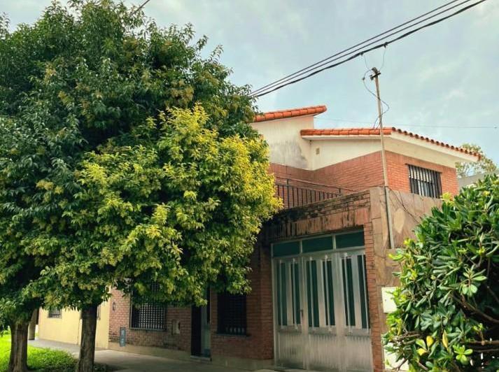Casa · 157m² · 3 Dormitorios · 2 Cocheras