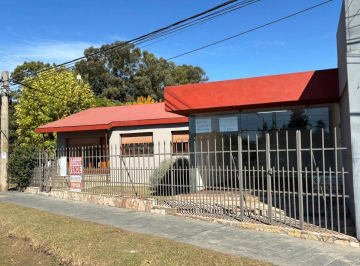 Casa · 200m² · 4 Ambientes · 1 Cochera