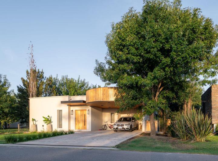 Casa · 280m² · 6 Ambientes · 2 Cocheras