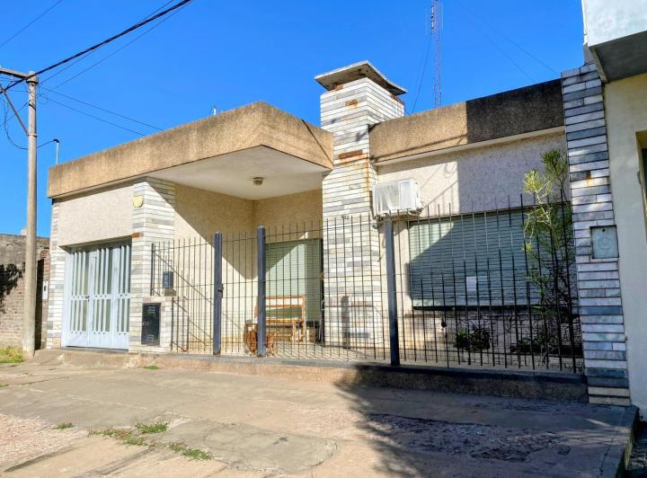 Casa · 300m² · 4 Ambientes · 1 Cochera