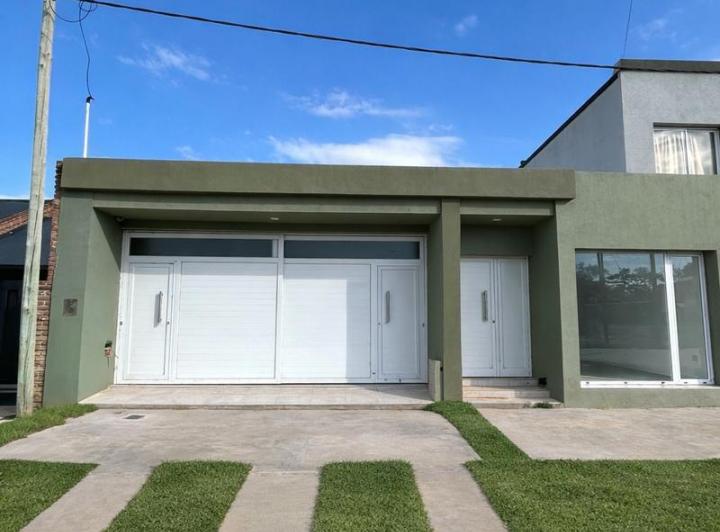 Casa · 150m² · 4 Ambientes · 2 Cocheras