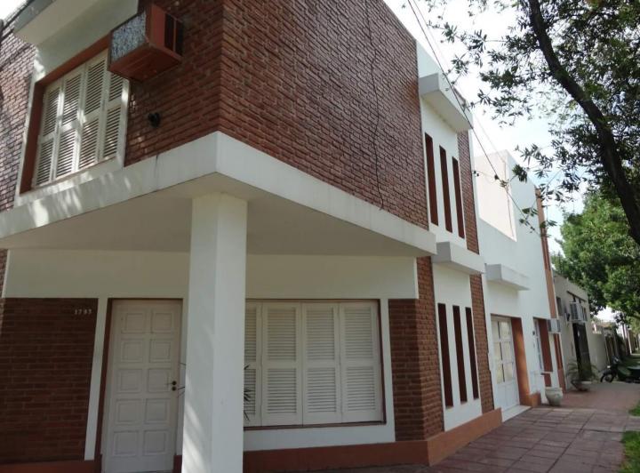 Casa · 220m² · 7 Ambientes