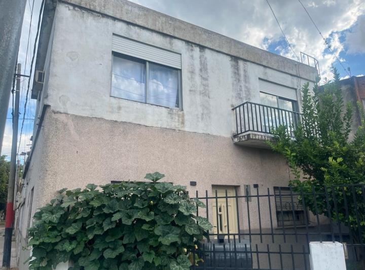 Casa · 47m² · 3 Ambientes · 1 Cochera