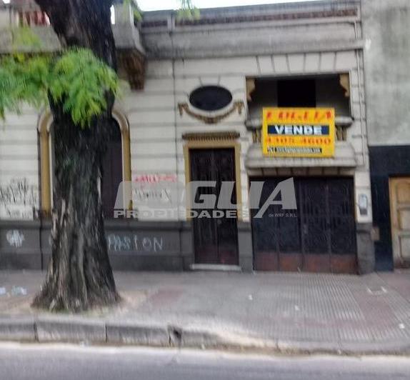 Casa · 180m² · 4 Ambientes · 1 Cochera