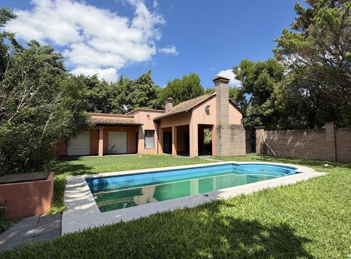 Casa · 600m² · 4 Ambientes · 1 Cochera