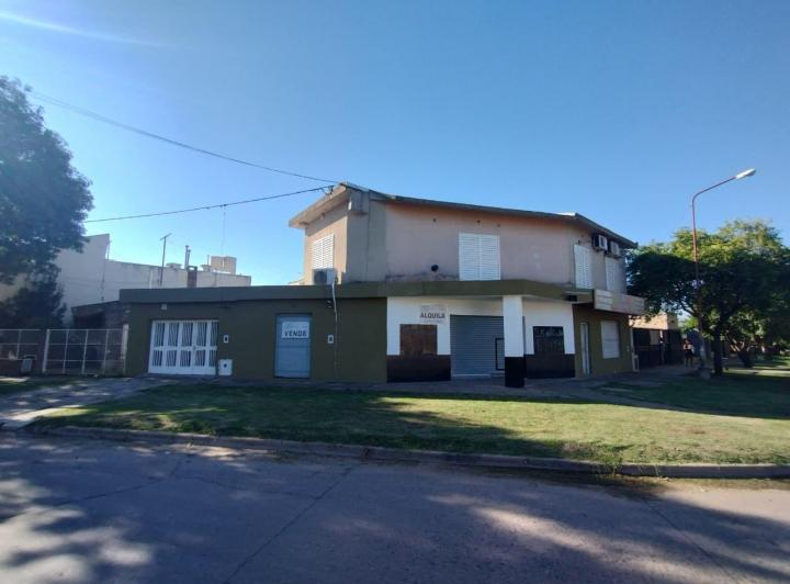 Casa · 144m² · 4 Ambientes · 2 Cocheras