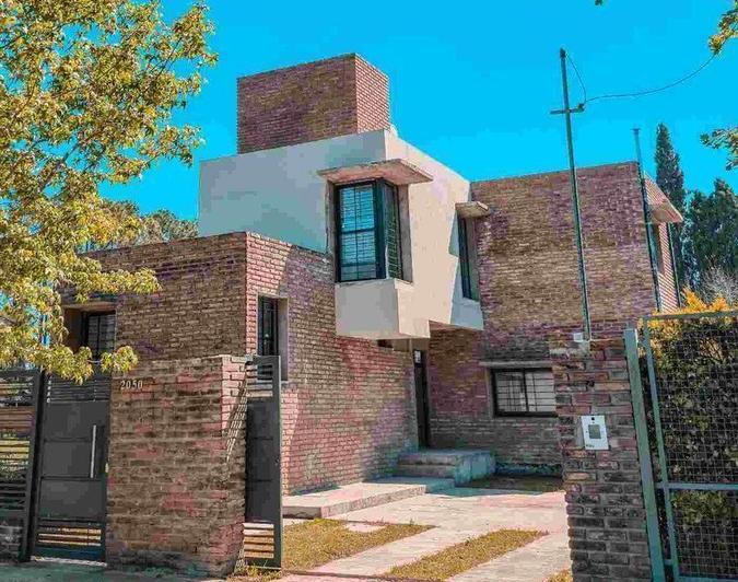 Casa · 141m² · 4 Ambientes · 1 Cochera