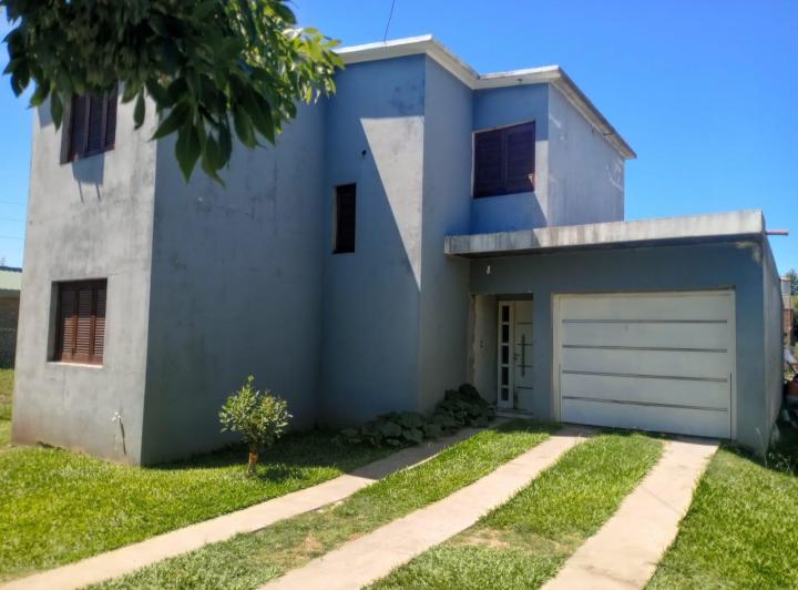 Casa · 165m² · 6 Ambientes · 2 Cocheras