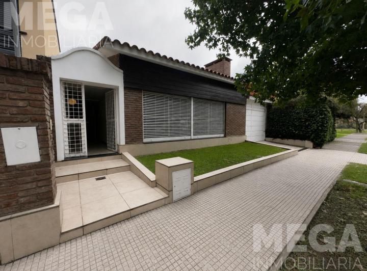 Casa · 331m² · 6 Ambientes · 1 Cochera