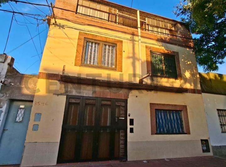 Casa · 163m² · 9 Ambientes · 1 Cochera