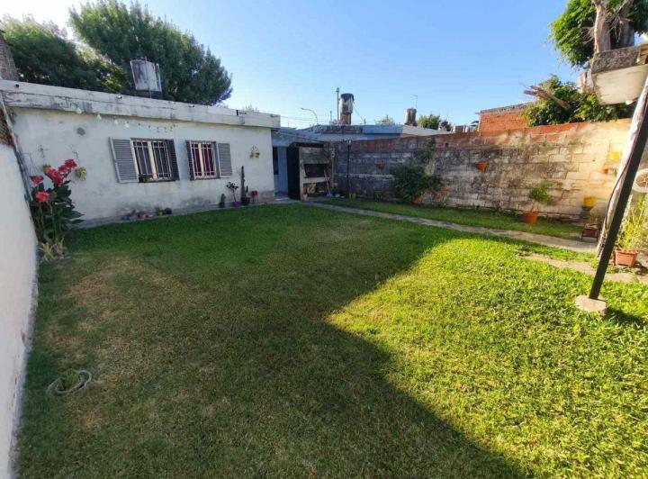 Casa · 100ha · 3 Ambientes · 2 Cocheras