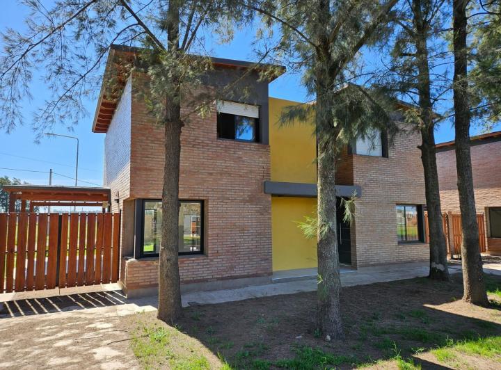 Casa · 74m² · 3 Ambientes · 1 Cochera