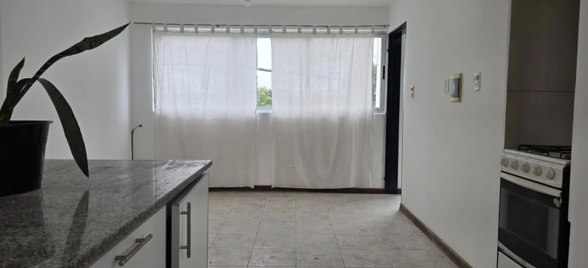 Depto de 2 dormitorios en Av La Cordillera