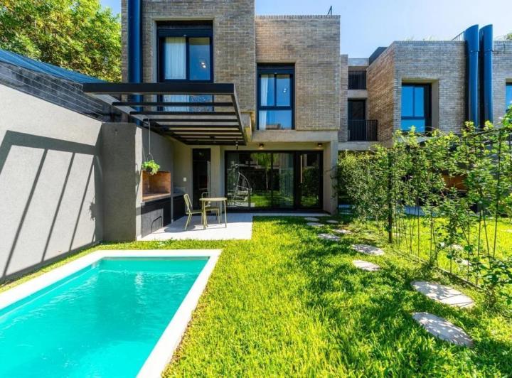 Casa · 135m² · 5 Ambientes · 1 Cochera