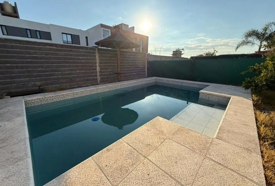 CASA DOCTA MALAGUEÑO CORDOBA 4 DORMITORIOS PILETA QUINCHO SEGURIDAD EXCELENTE UBICACION VENTA