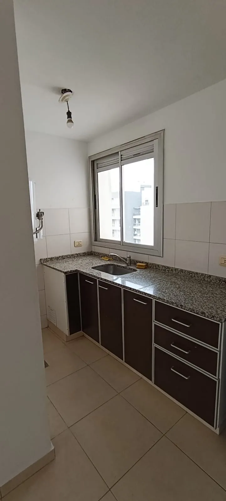 ALQUILO, GENERAL PAZ, S/LIMA A MTS. VIAMONTE. 1 D. C/PLACAR  BAÑO XC/ANT. KITCHENETTE EQUIP. MUY BUENO!!!