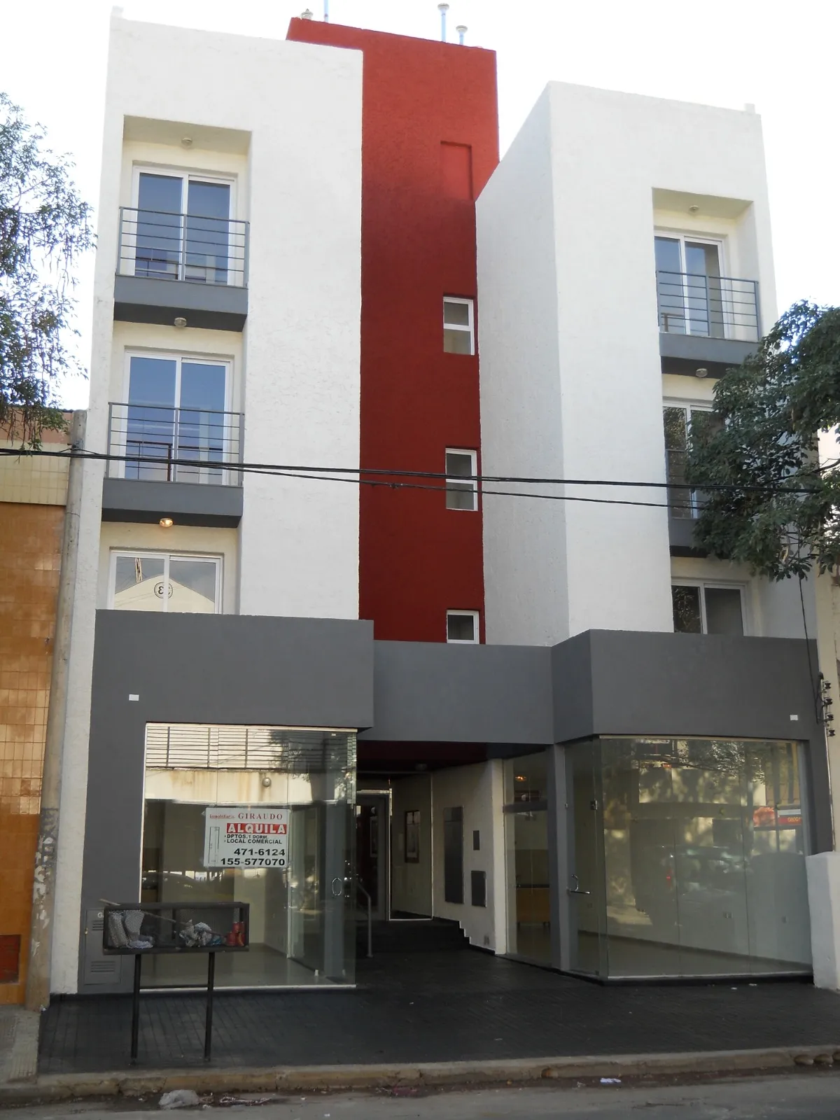 ALQUILO LOCAL EXCELENTE UBICACIÓN. ALTA CORDOBA. DISPONIBLE A PARTIR DE SEPTIEMBRE