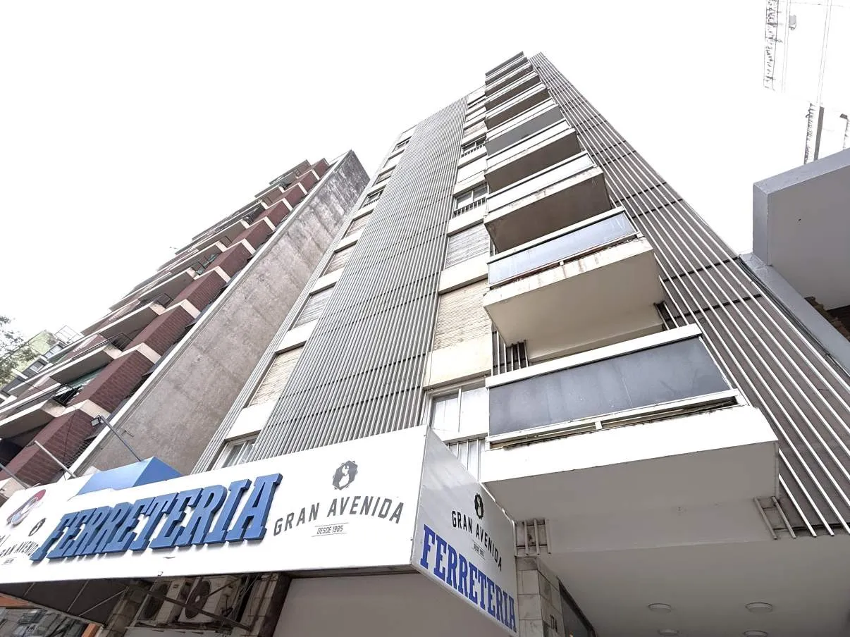 Apto crédito Centro tres dormitorios Av. Maipú