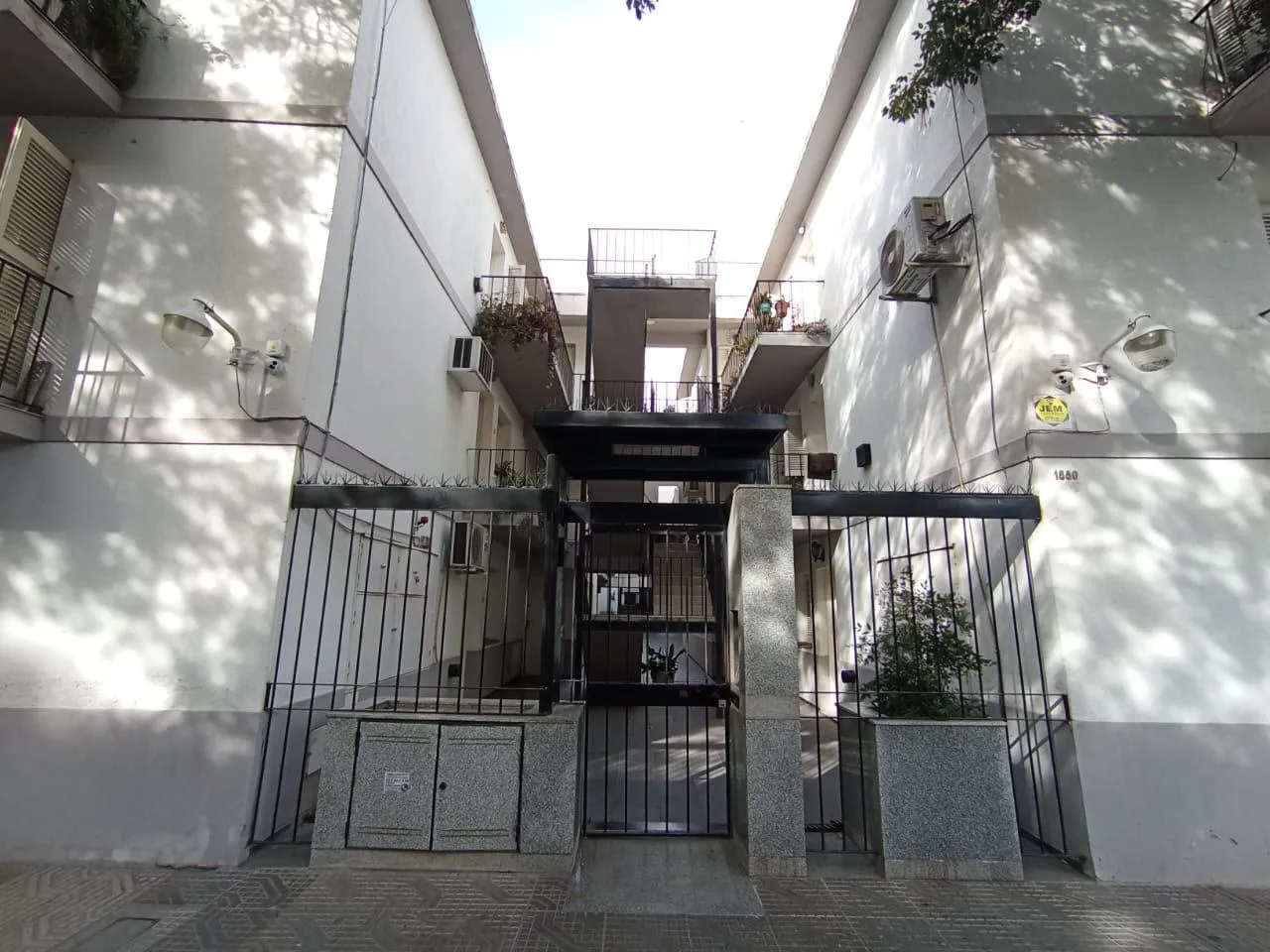 VENTA DPTO AMPLIO RECICLADO 3 DORM - COFICO