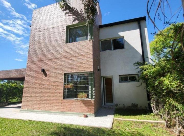 Casa · 637m² · 5 Ambientes · 2 Cocheras