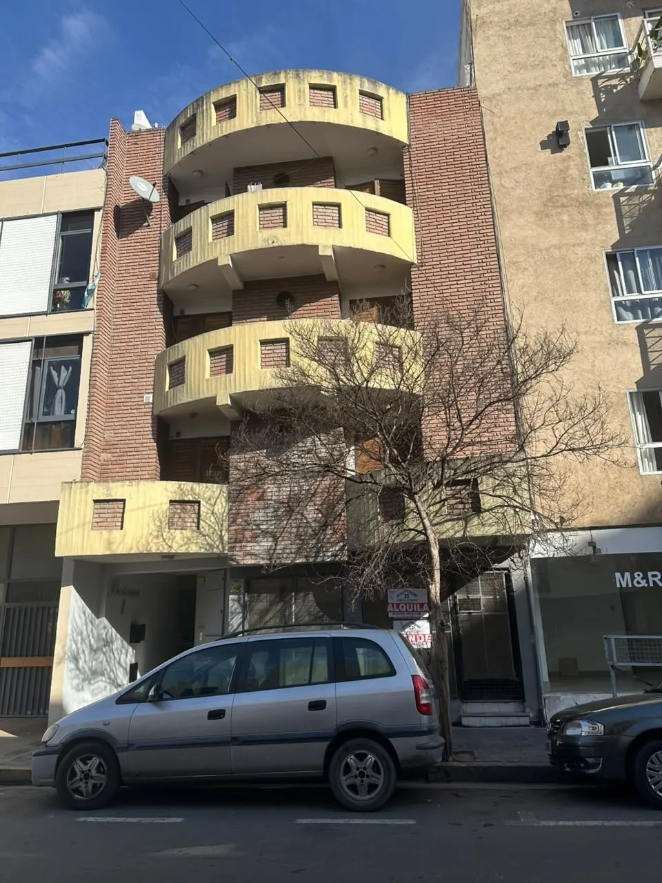 ALQUILO SEMI AMOBLADO ALBERDI