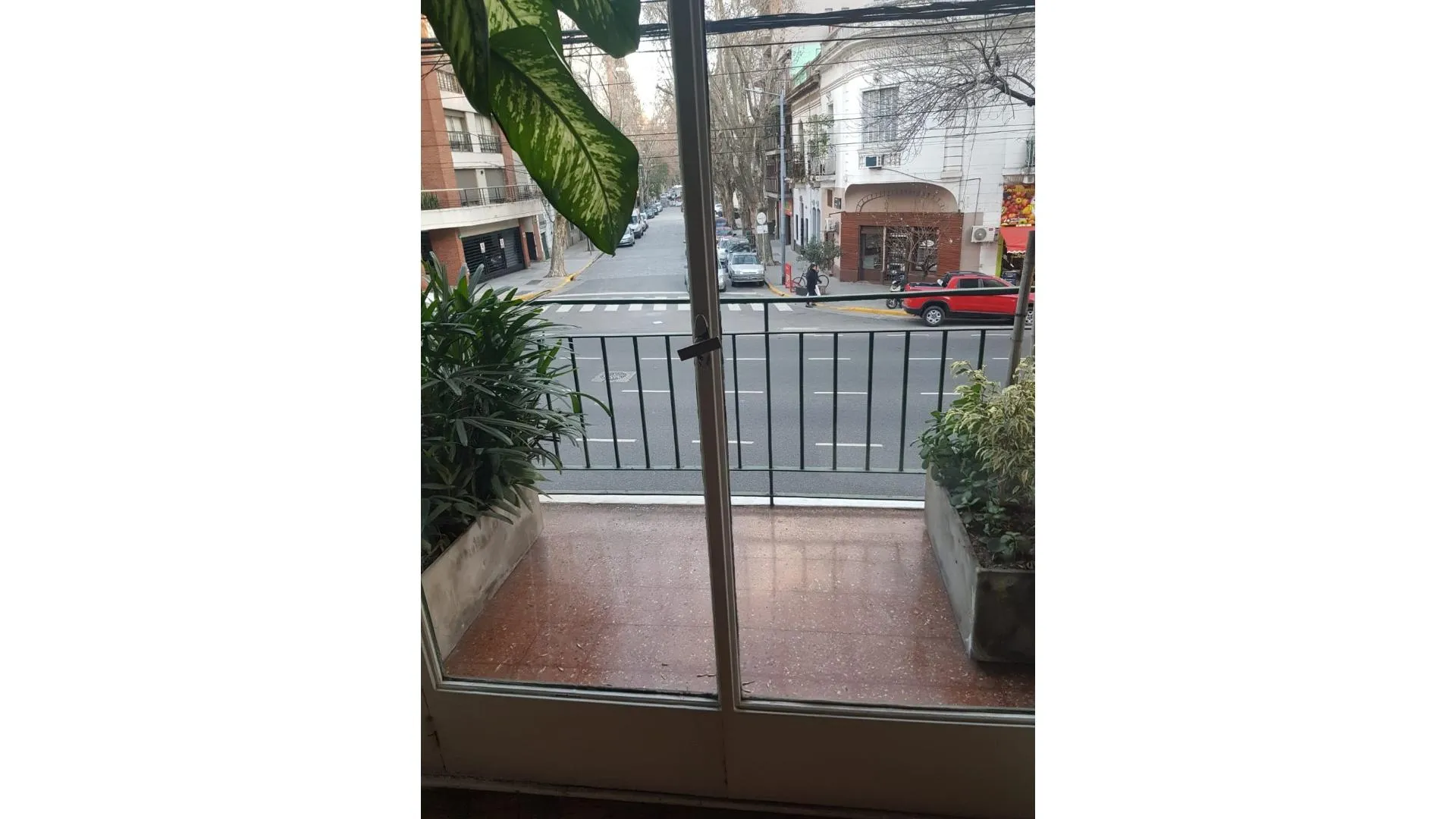 EXCELENTE DEPARTAMENTO SOBRE JUAN BAUTISTA ALBERDI